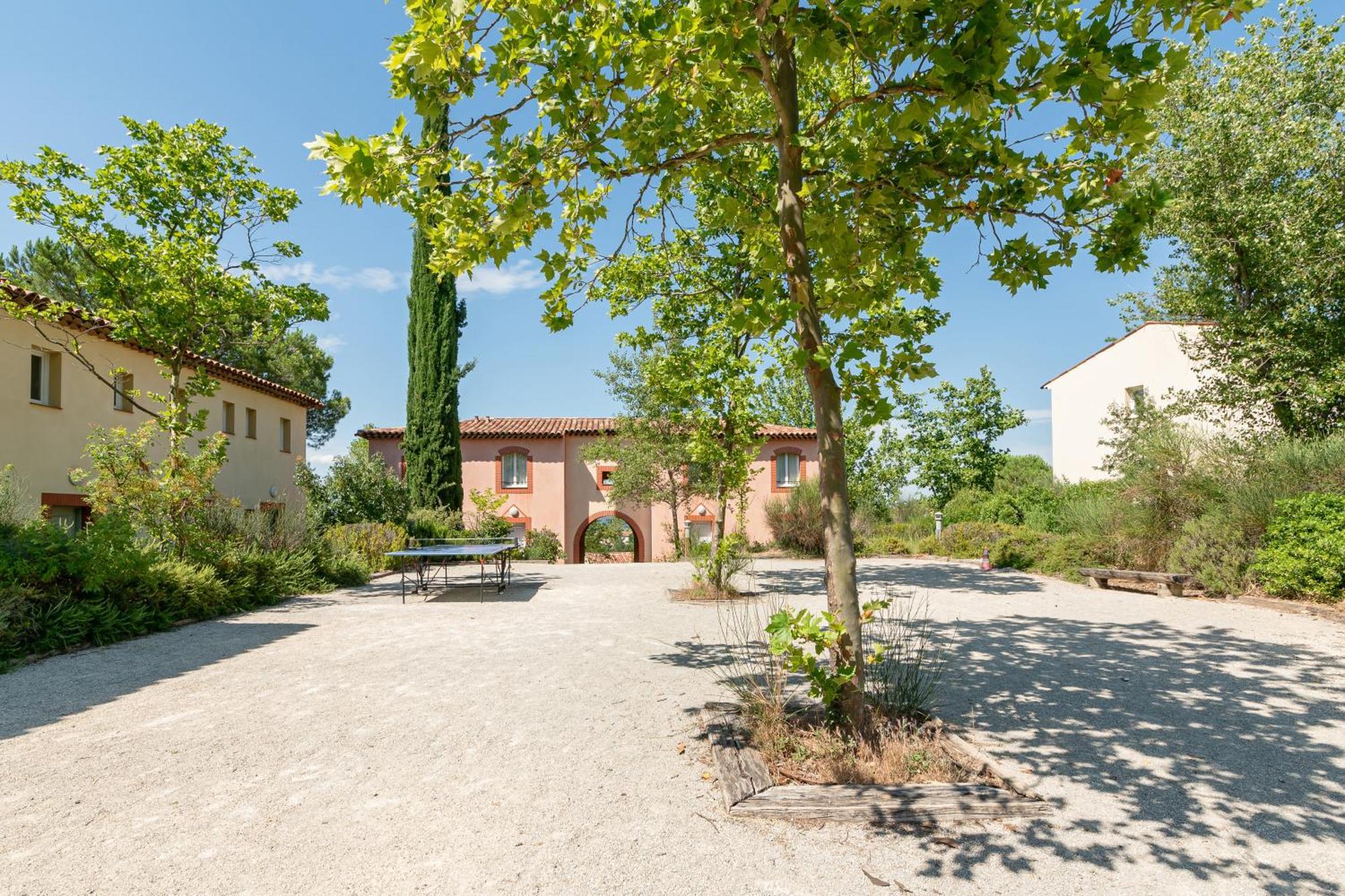 Village Pierre & Vacances Le Rouret Grospierres Eksteriør bilde